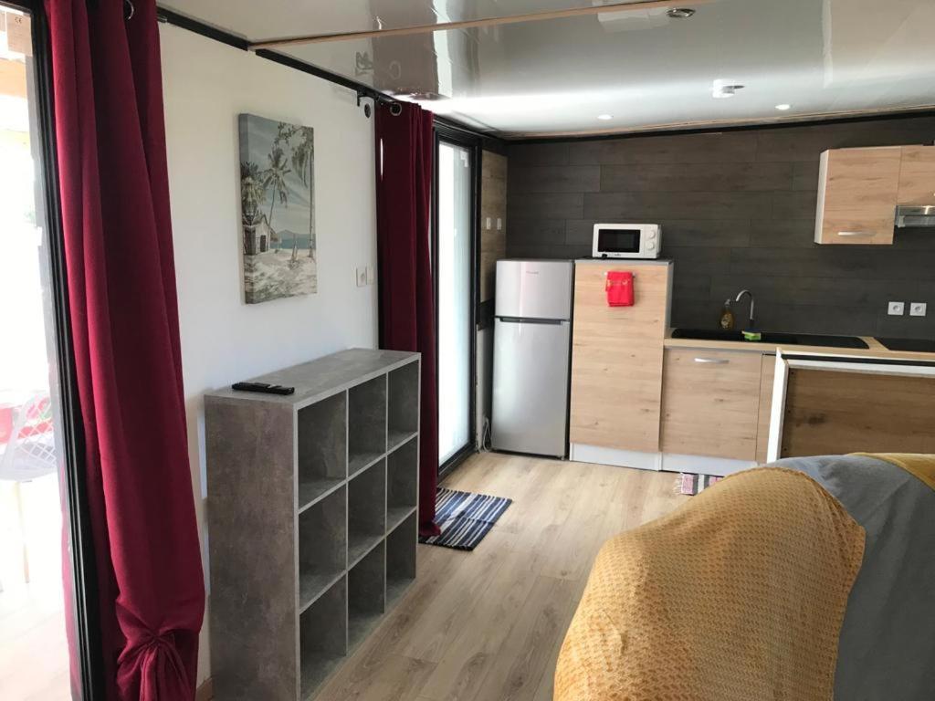 Le Flamboyant Avec Piscine Chauffee 30° Et Jacuzzi Apartment Saint-Andre Exterior photo