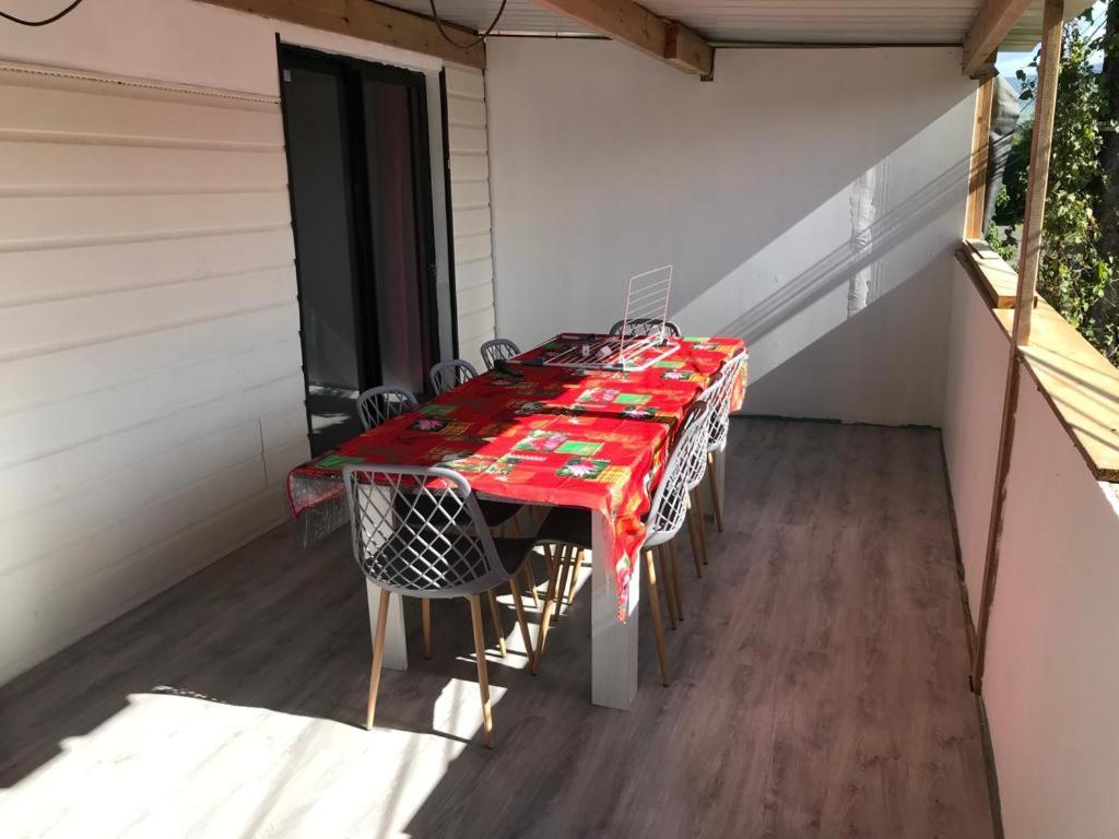 Le Flamboyant Avec Piscine Chauffee 30° Et Jacuzzi Apartment Saint-Andre Exterior photo