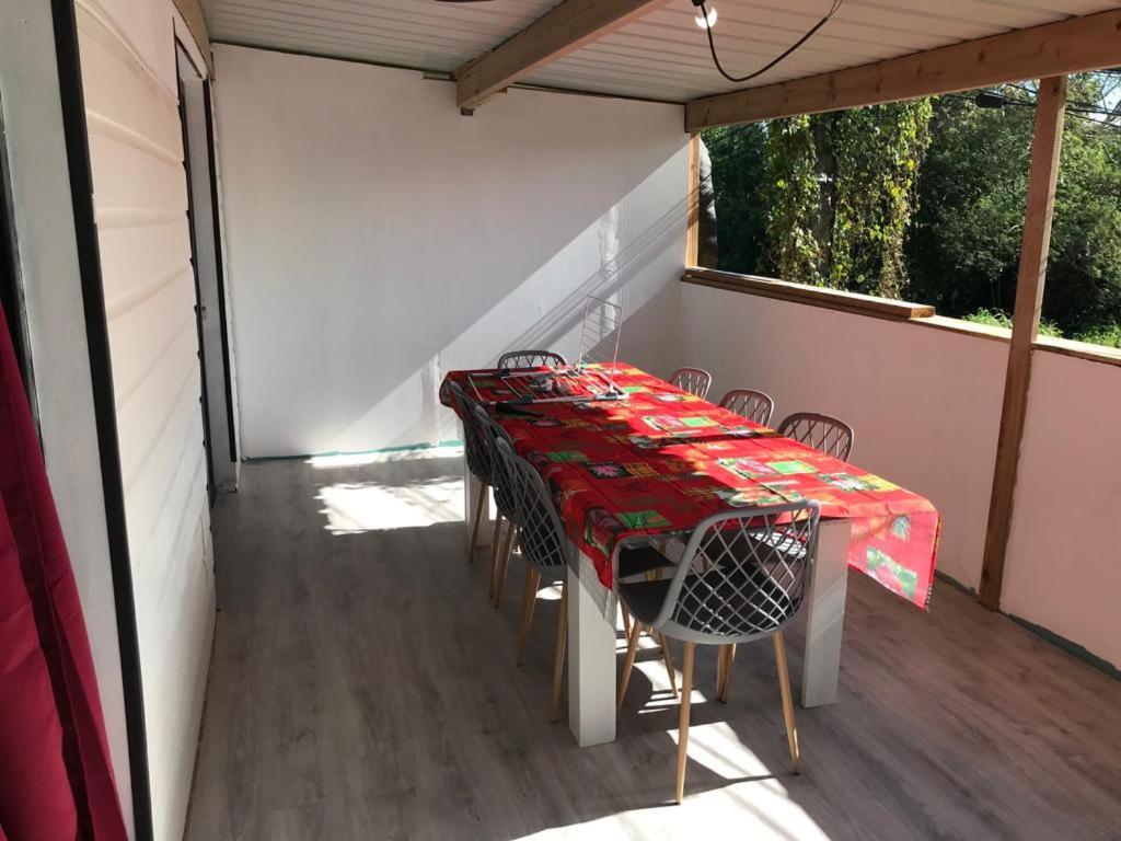 Le Flamboyant Avec Piscine Chauffee 30° Et Jacuzzi Apartment Saint-Andre Exterior photo